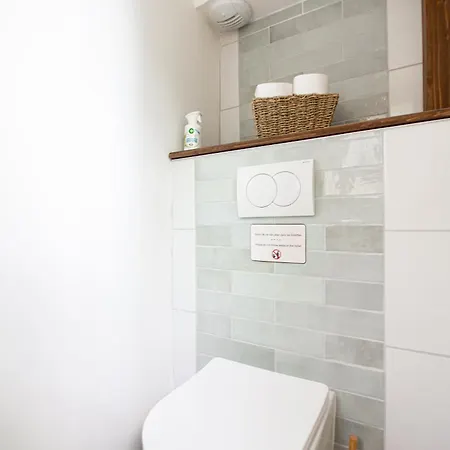 Sweet Ivy Apartment